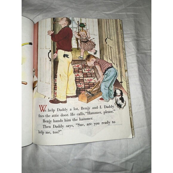 Little Golden Book : We Help Daddy Mini Stein HC 1962 305-51 - Picture 6 of 11